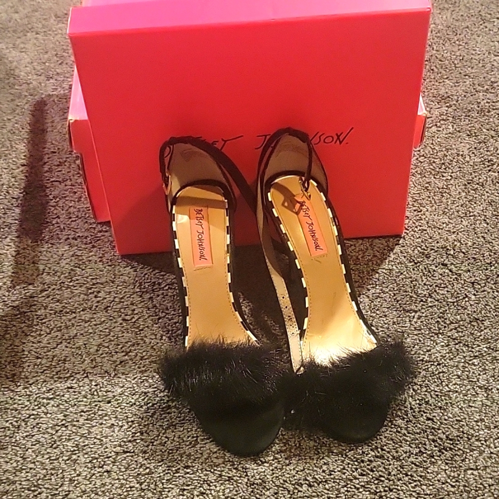 Besty Johnson  high heels